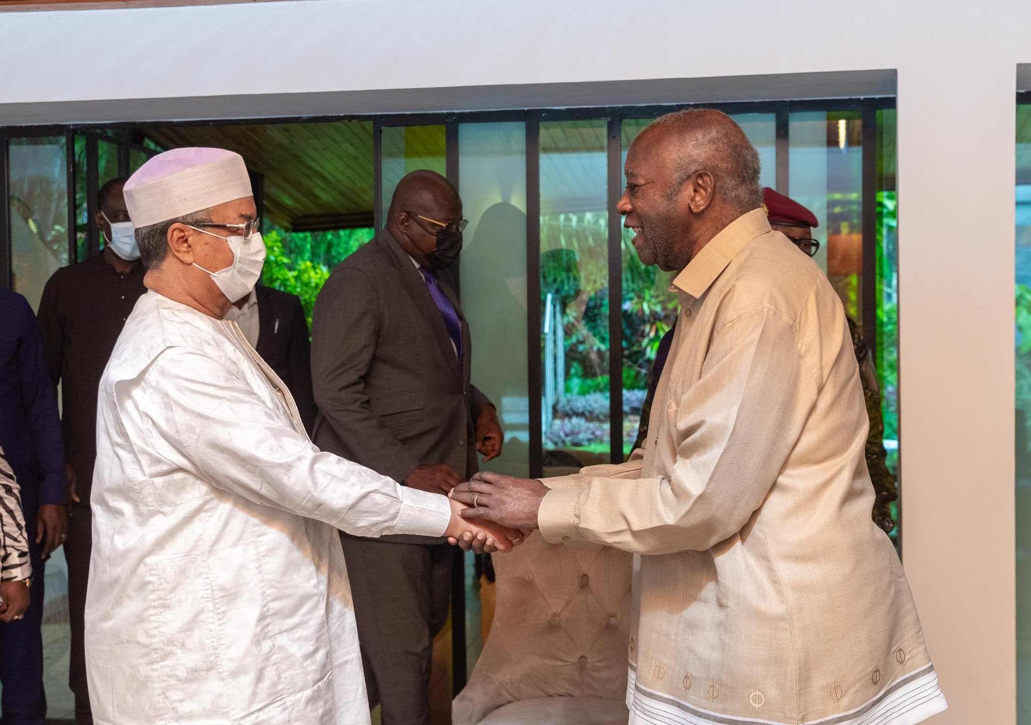 presidentielle-CI-une-delegation-union-africaine-recue-par-gbagbo